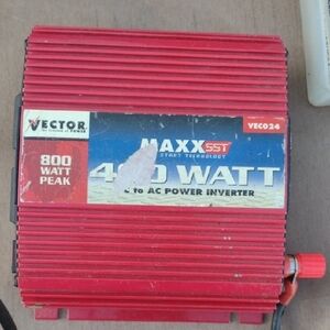 Red 400 Watt Power Inverter